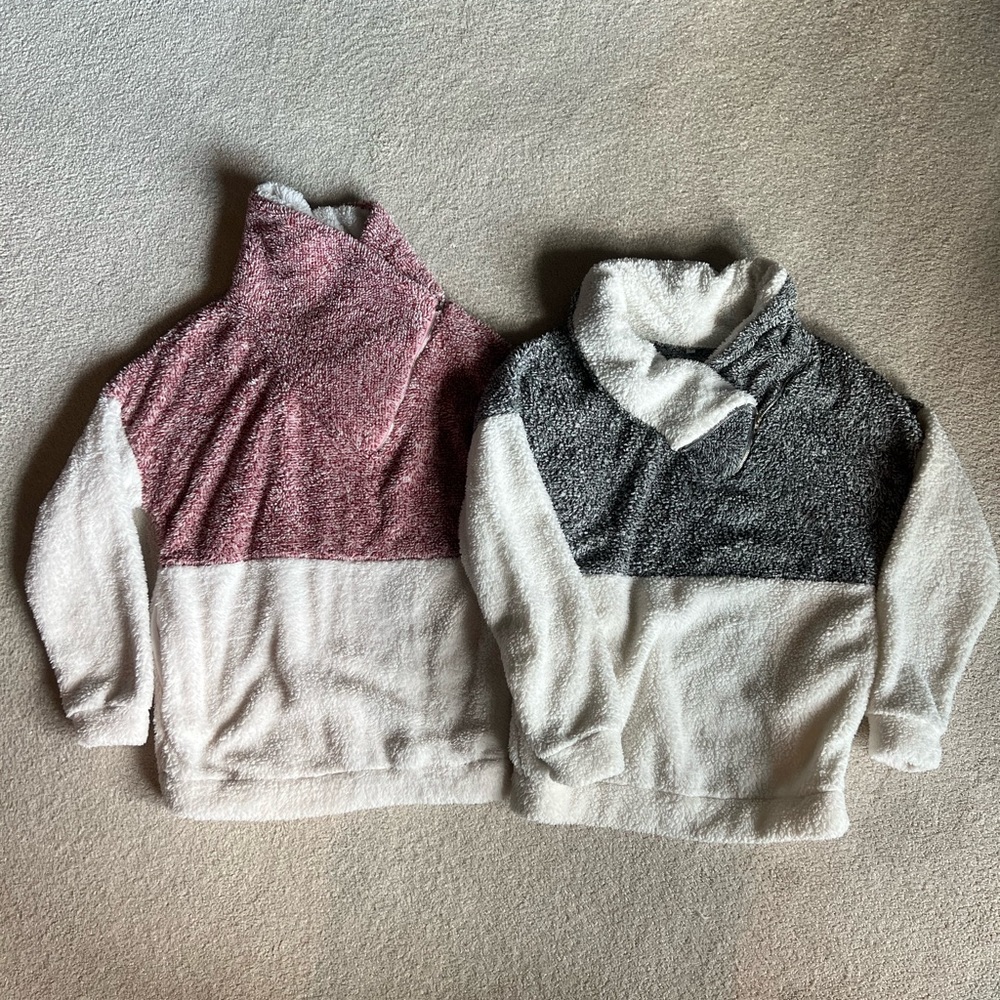 2 sherpas. Small. Adjustable zip collar. Soft and stretch with pockets.